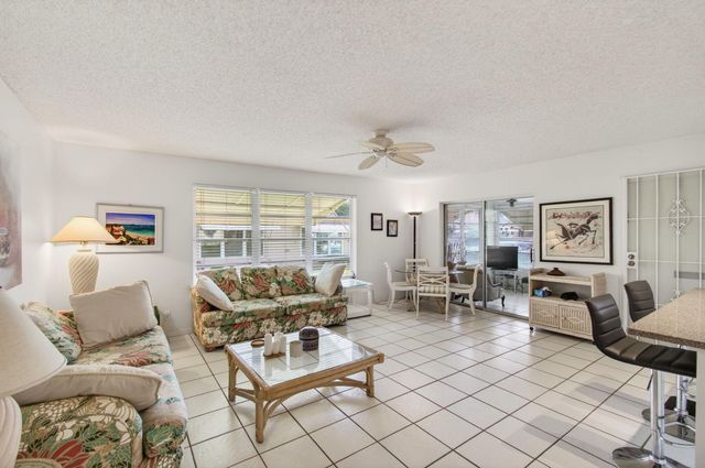 1327 High Point Way SE D, Delray Beach, FL 33445