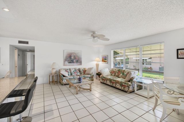 1327 High Point Way SE D, Delray Beach, FL 33445