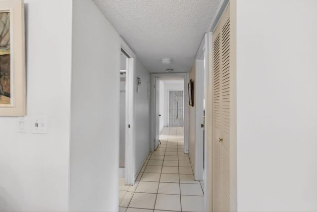 1327 High Point Way SE D, Delray Beach, FL 33445