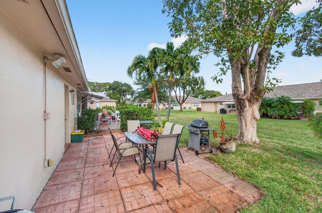 1327 High Point Way SE D, Delray Beach, FL 33445