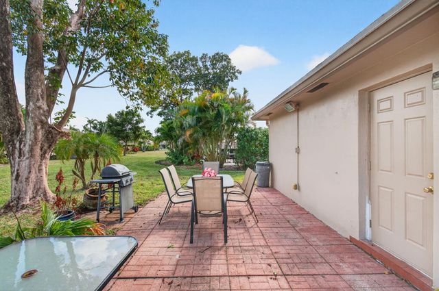1327 High Point Way SE D, Delray Beach, FL 33445