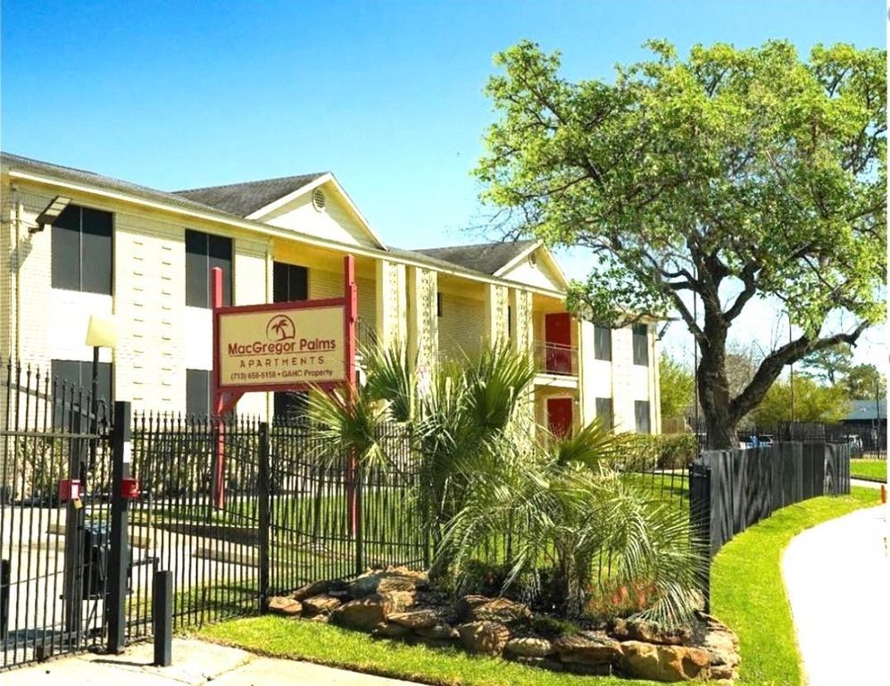 3643 N Macgregor Way 18, Houston, TX 77004