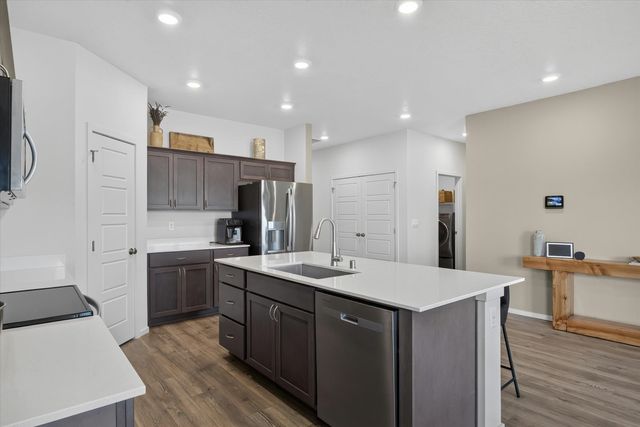 508 E K St, Deer Park, WA 99006