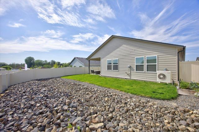 508 E K St, Deer Park, WA 99006