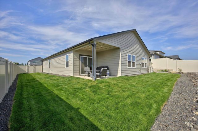 508 E K St, Deer Park, WA 99006