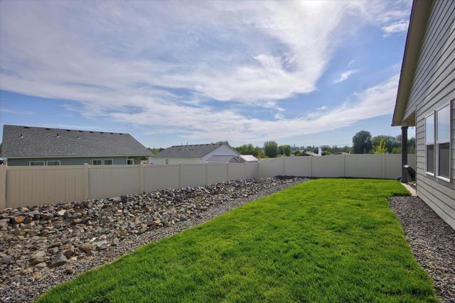 508 E K St, Deer Park, WA 99006
