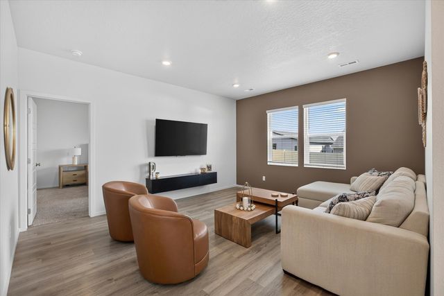 508 E K St, Deer Park, WA 99006