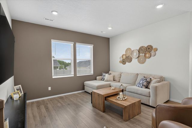 508 E K St, Deer Park, WA 99006