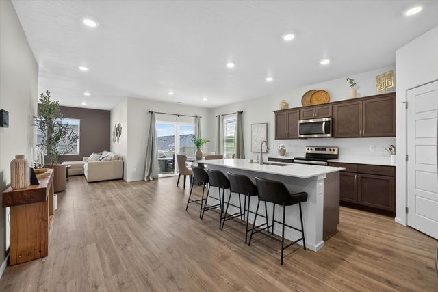 508 E K St, Deer Park, WA 99006