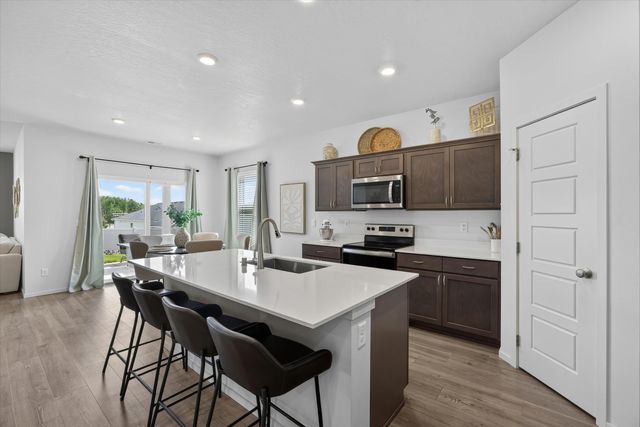 508 E K St, Deer Park, WA 99006