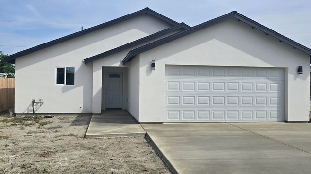2104 Bell Avenue, Corcoran, CA 93212