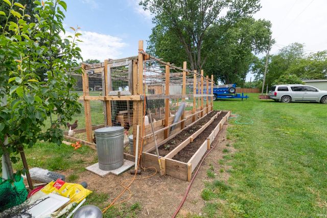 20018 Roosevelt Road, South Bend, IN 46614