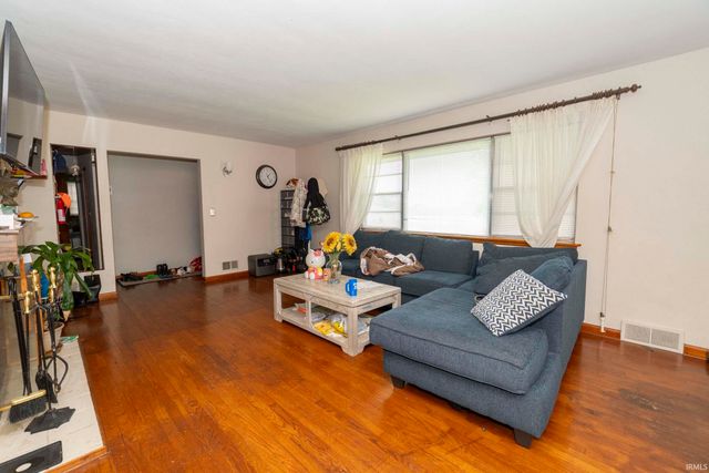 20018 Roosevelt Road, South Bend, IN 46614