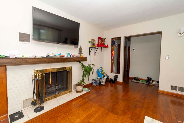 20018 Roosevelt Road, South Bend, IN 46614