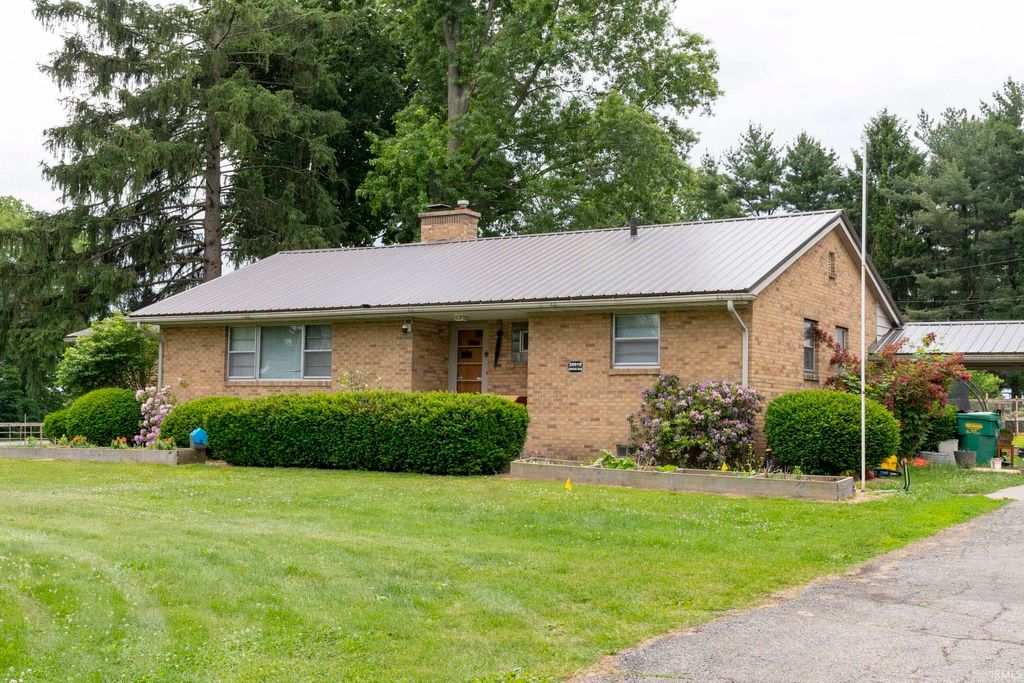 20018 Roosevelt Road, South Bend, IN 46614