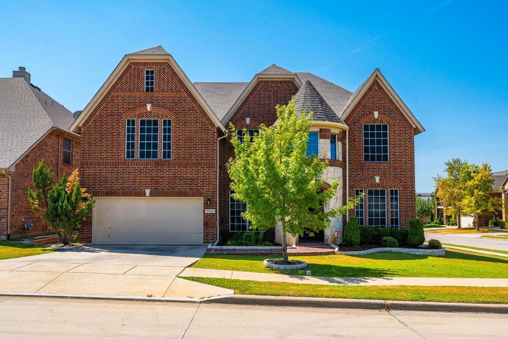10224 Paintbrush Drive, Fort Worth, TX 76244