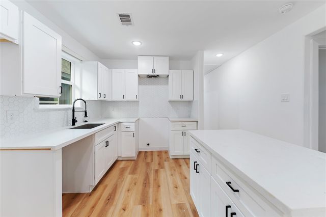 9326 Firnat Street, Houston, TX 77016