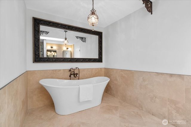 8145 5th Avenue SW, Seattle, WA 98106