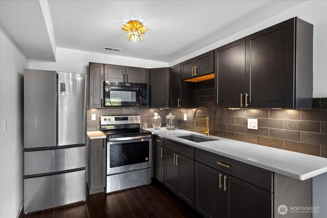 8145 5th Avenue SW, Seattle, WA 98106