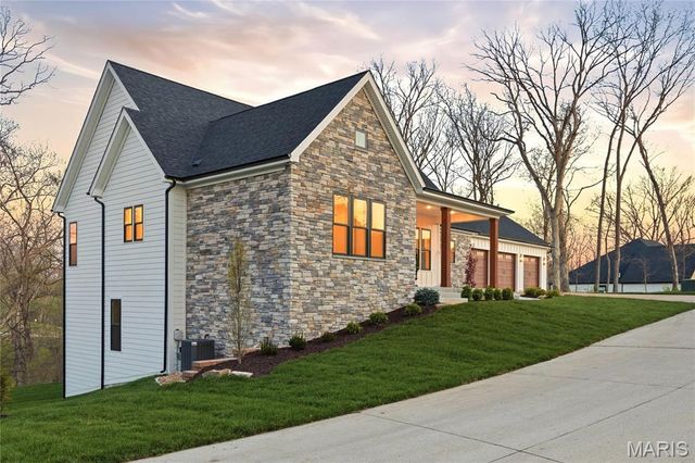 218 Ella Rose Lane, St Charles, MO 63304