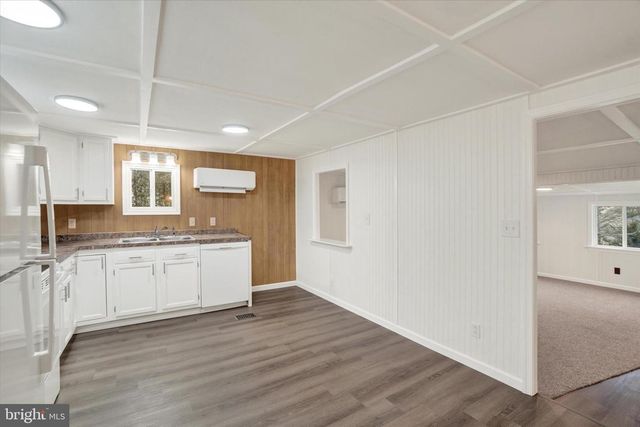 515 E SNYDER CORNER RD, Red Lion, PA 17356