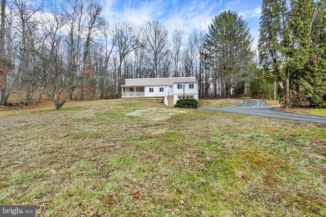 515 E SNYDER CORNER RD, Red Lion, PA 17356