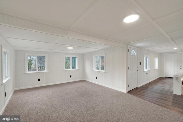 515 E SNYDER CORNER RD, Red Lion, PA 17356