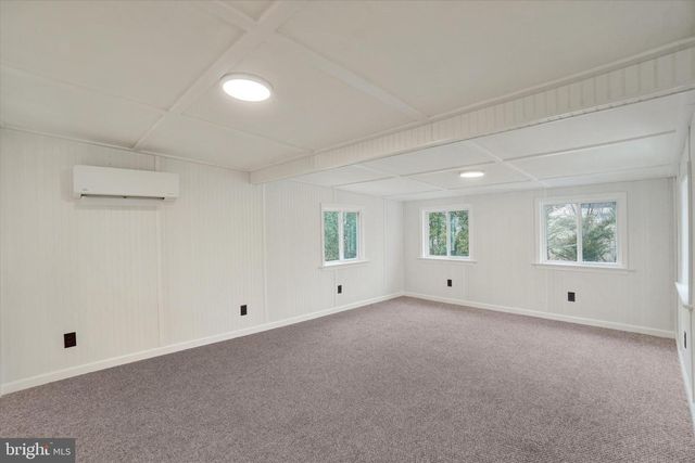 515 E SNYDER CORNER RD, Red Lion, PA 17356