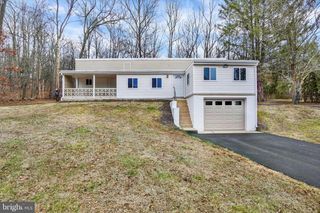 515 E SNYDER CORNER RD, Red Lion, PA 17356