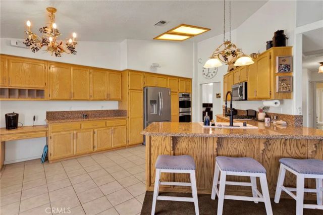 19581 Powhatan Rd, Apple Valley, CA 92308
