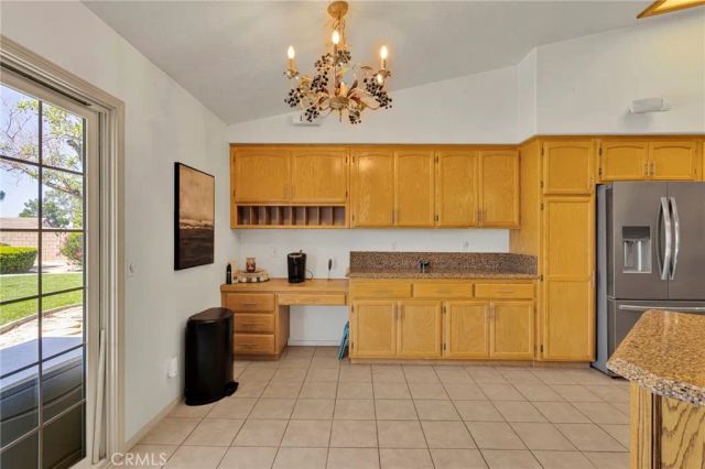 19581 Powhatan Rd, Apple Valley, CA 92308