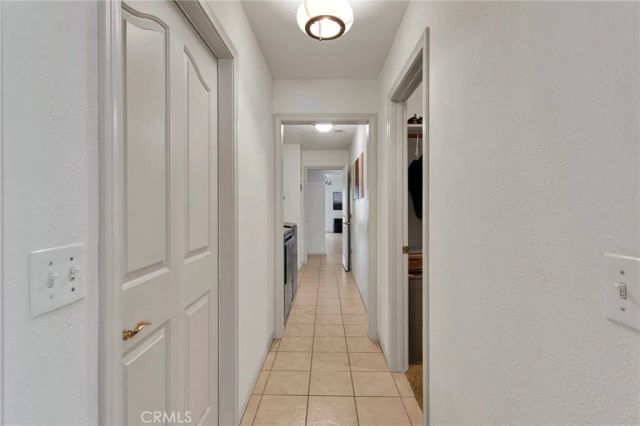 19581 Powhatan Rd, Apple Valley, CA 92308