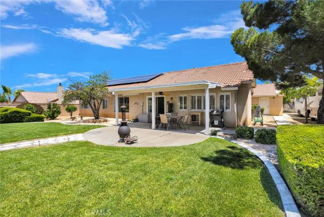 19581 Powhatan Rd, Apple Valley, CA 92308
