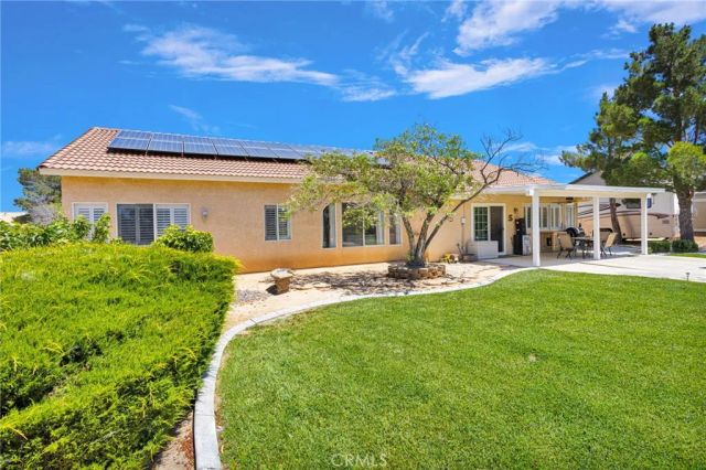 19581 Powhatan Rd, Apple Valley, CA 92308