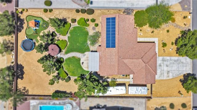 19581 Powhatan Rd, Apple Valley, CA 92308