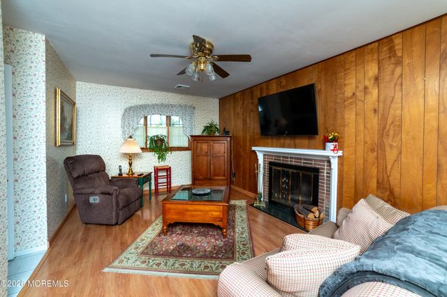 2 Brentwood Road, Matawan, NJ 07747