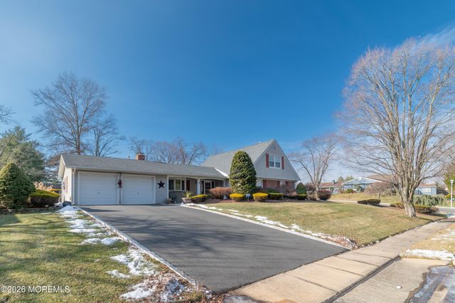 2 Brentwood Road, Matawan, NJ 07747