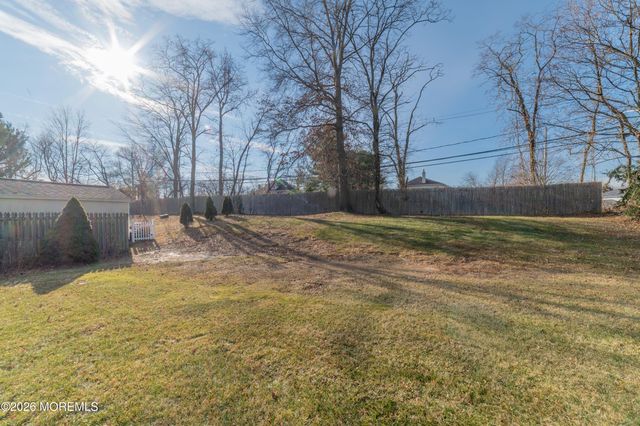 2 Brentwood Road, Matawan, NJ 07747