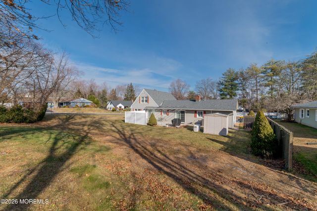 2 Brentwood Road, Matawan, NJ 07747
