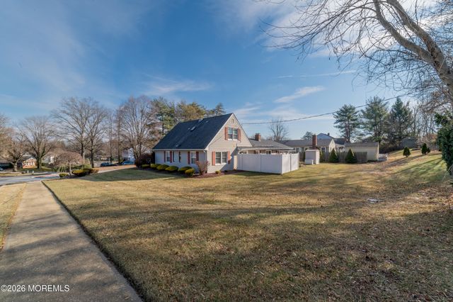 2 Brentwood Road, Matawan, NJ 07747