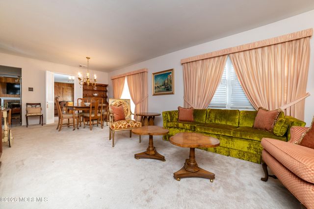 2 Brentwood Road, Matawan, NJ 07747