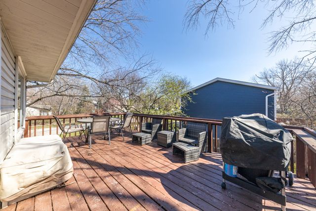 128 S BIRCHWOOD Drive, Naperville, IL 60540