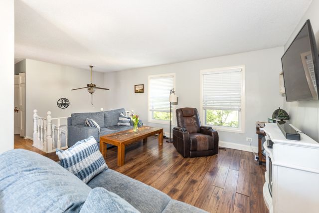 128 S BIRCHWOOD Drive, Naperville, IL 60540