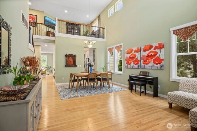 220 246th Court NE, Sammamish, WA 98074