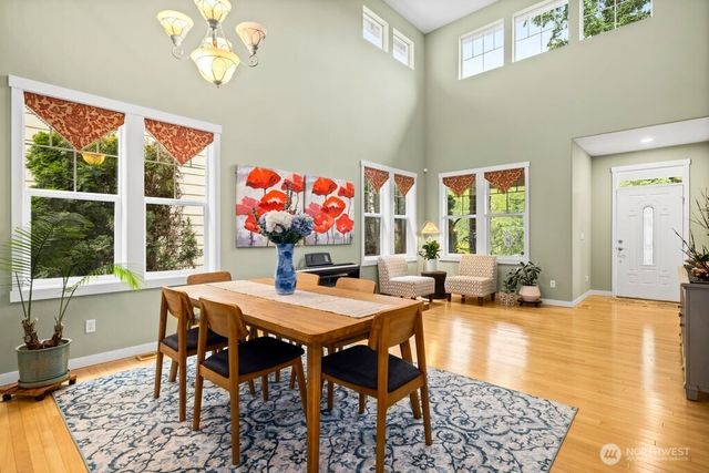 220 246th Court NE, Sammamish, WA 98074