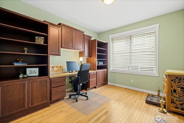 220 246th Court NE, Sammamish, WA 98074