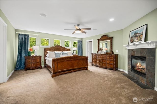 220 246th Court NE, Sammamish, WA 98074