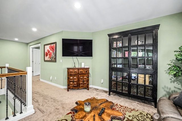 220 246th Court NE, Sammamish, WA 98074
