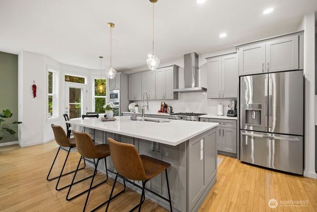 220 246th Court NE, Sammamish, WA 98074