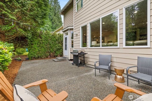 220 246th Court NE, Sammamish, WA 98074